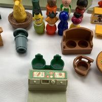 Fisher Price Little People Sesame Street Play Set #938 - 1974 - Great Condition in Box