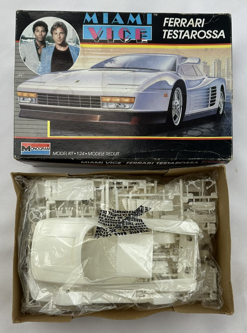 ミニカー Monogram1/24MIAMI VICE FERRARITESTAROSSA Miami Vice Ferrari Testarossa 1:24 Model Kit - Monogram - New