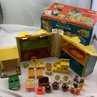 Fisher Price Little People Family Play House - 1969 - Great Condition