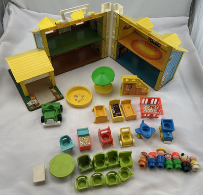 Fisher Price Little People Family Play House - 1969 - Very Good Condition