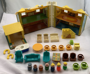 Fisher Price Little People Family Play House - 1969 - Very Good Condition