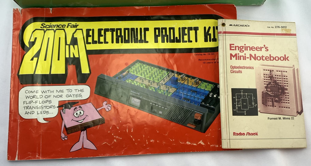 200 in One Electronic Project Kit - 1990 - Science Fair - Good Conditi ...