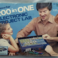 200 in One Electronic Project Kit - 1990 - Science Fair - Great Condition