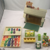 Fisher Price School House #923 - 1971 - Great Condition