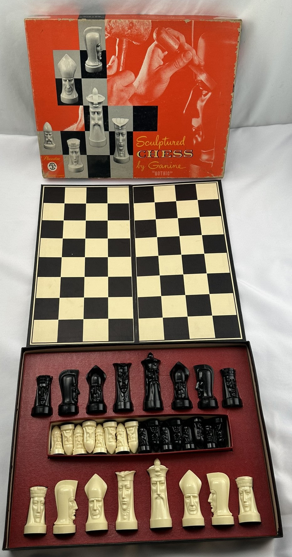 Ganine Gothic Chess Set - 1957 - Pacific Game Co - Very Good Condition