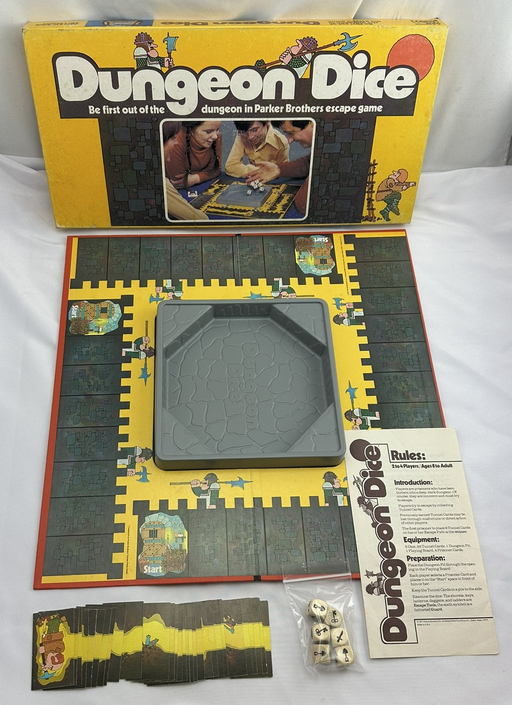 Dungeon Dice Game - 1977 - Parker Brothrs - Great Condition