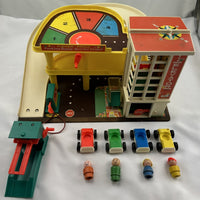 Fisher Price Little People Action Garage - 1970 - Great Condition