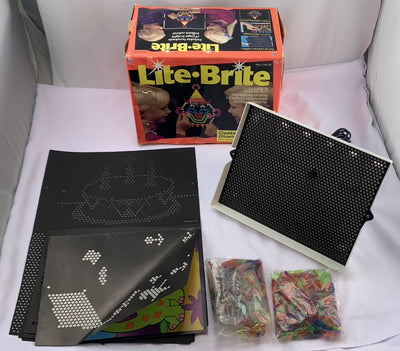 Lite Brite - 1992 - 19 Unpunched Sheets - 200+ Pegs - Working - Very Good Condition