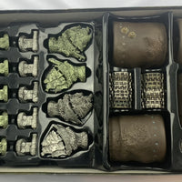 Pirates of the Caribbean Dead Man's Chest 3 in 1 Checkers, Chess, Dice Games - 2006 - Disney - Great Condition