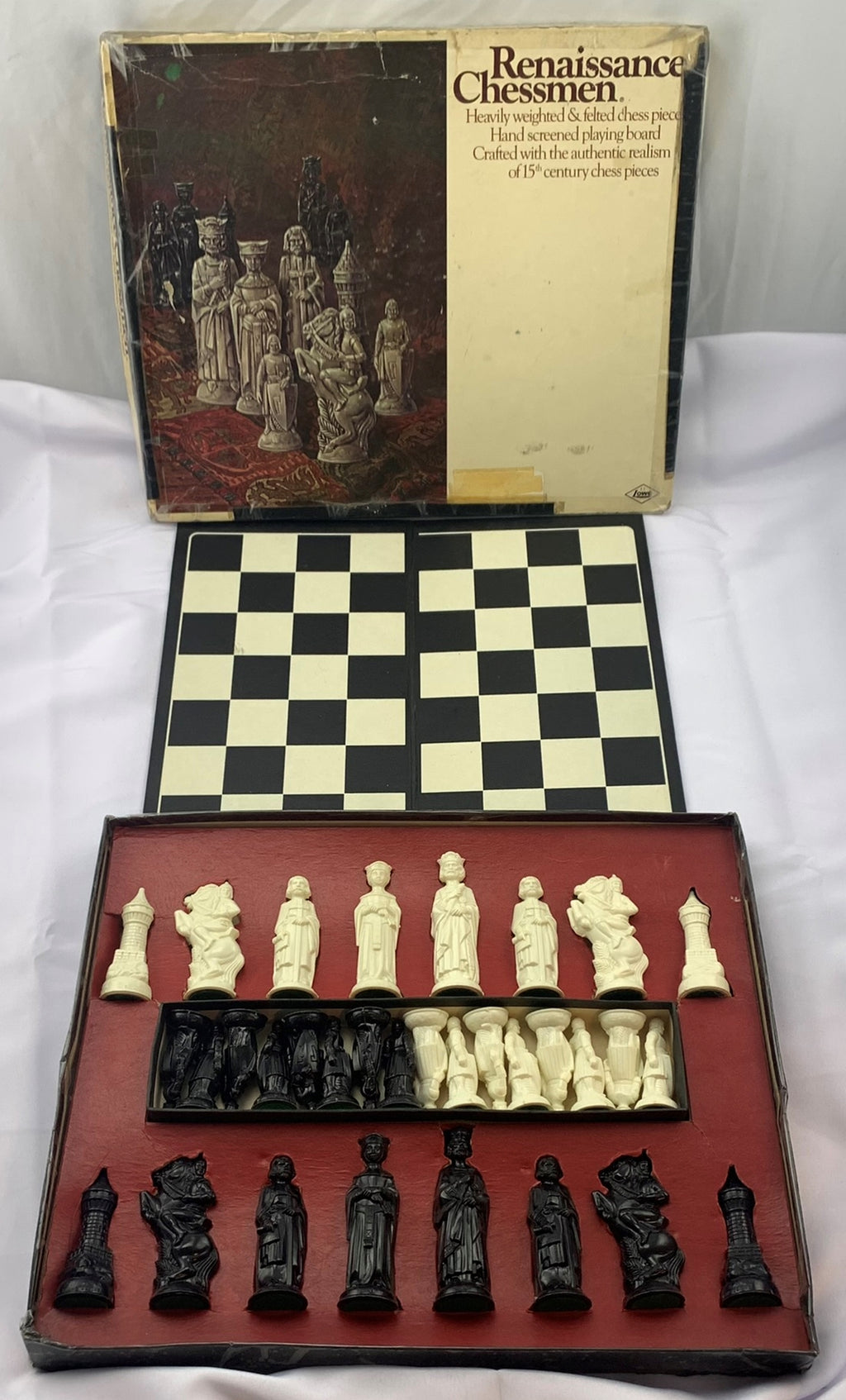 Renaissance Chessmen Chess Set - 1970 - E.S. Lowe - Very Good Condition