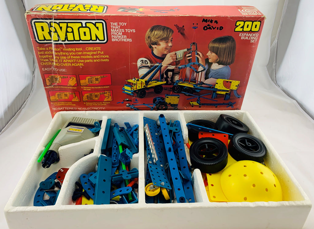 1977 Riviton by Parker Brothers Expanded 200 Pc Set Good Condition