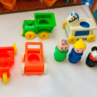 Fisher Price Little People Family Play House in Original Box - 1980 - Great Condition