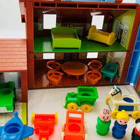 Fisher Price Little People Family Play House in Original Box - 1980 - Great Condition